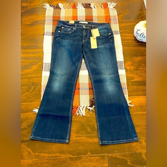 NWT~ LEVIS 518 Boot CUT Jeans - Picture 1 of 6
